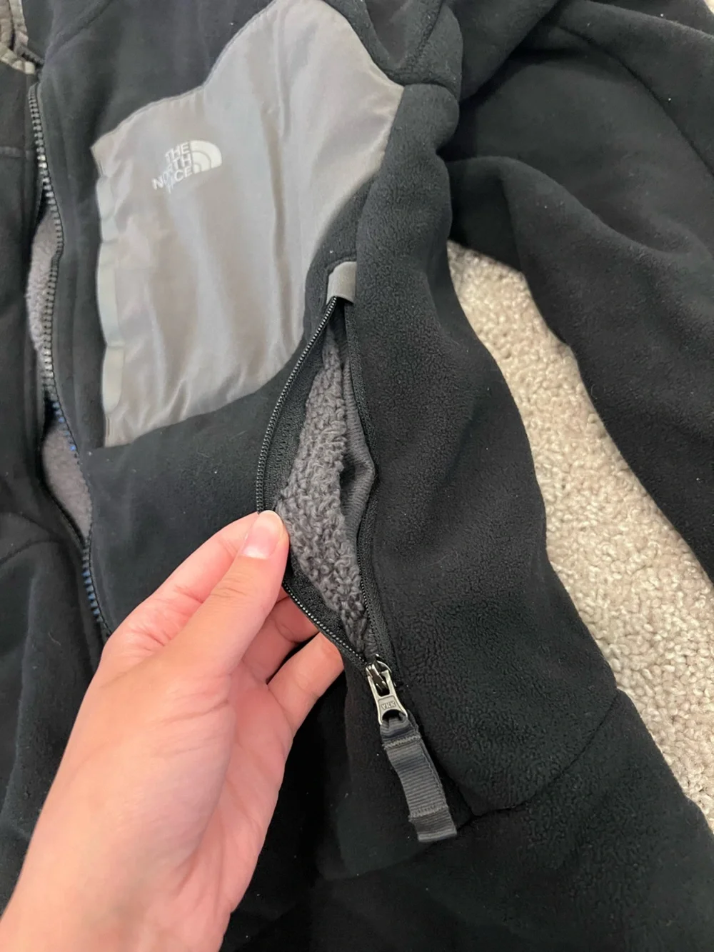 ▪️THE NORTH FACE: Boy L, black & gray zip-up hooded jacket w/pockets, preowned▪️